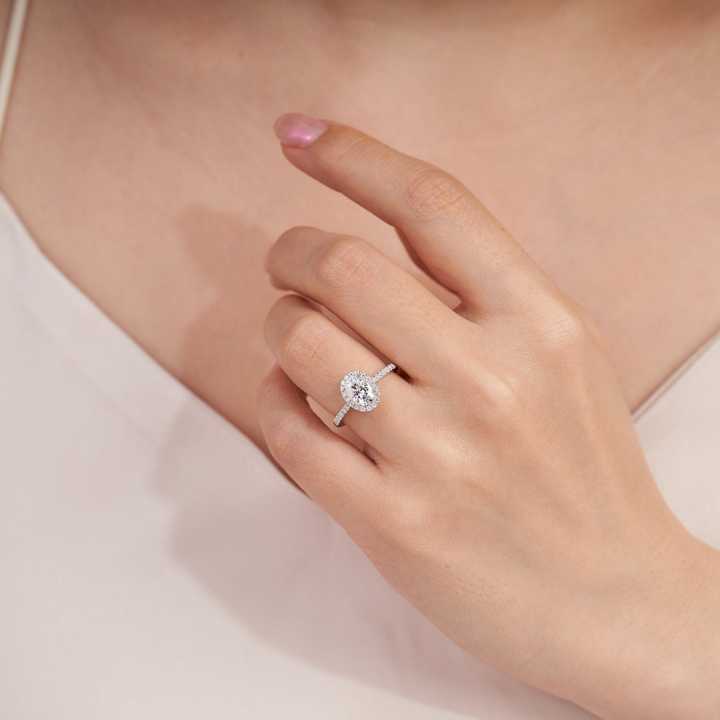 14K White Gold Oval Halo Moissanite Engagement Ring for Women 1 Carat