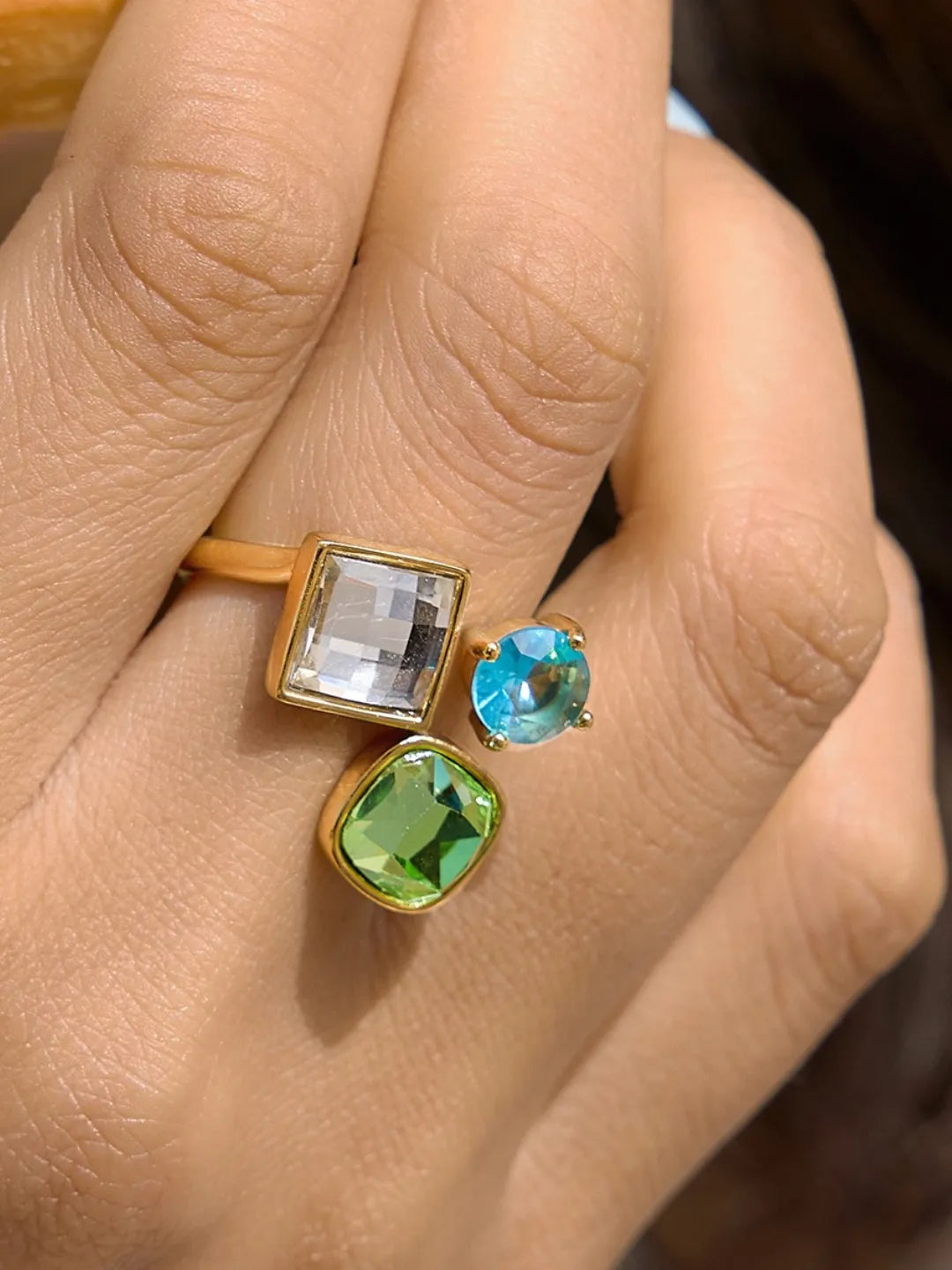COLOR ZIRCON RING