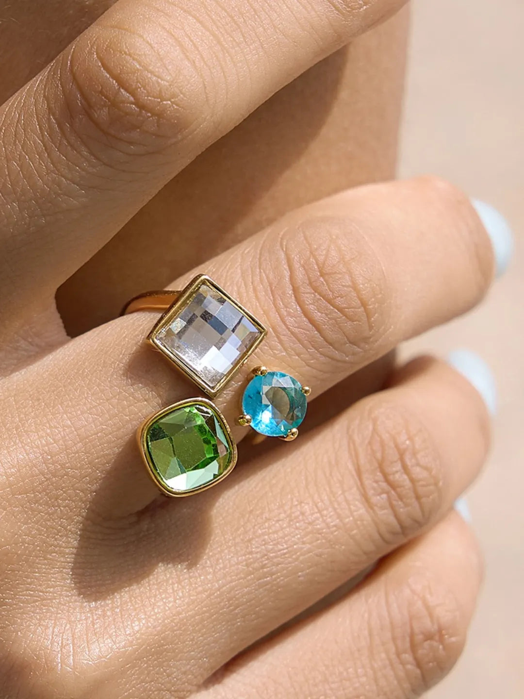COLOR ZIRCON RING