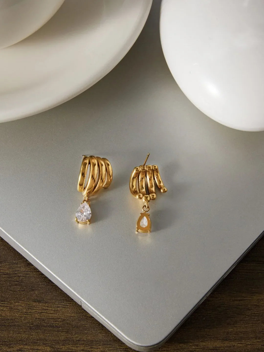 DROP ZIRCON STUDS