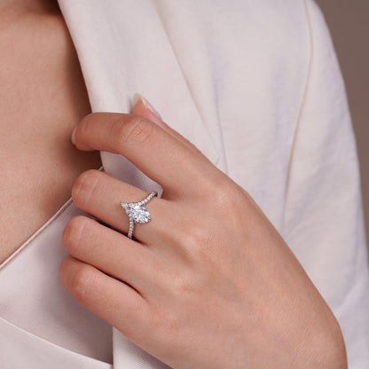 1CT Oval V-Shaped Moissanite Engagement Ring for Women